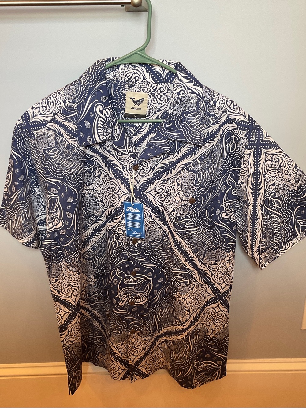 Yiume Hawaiian-Style Short Sleeve Shirt - Navy & White